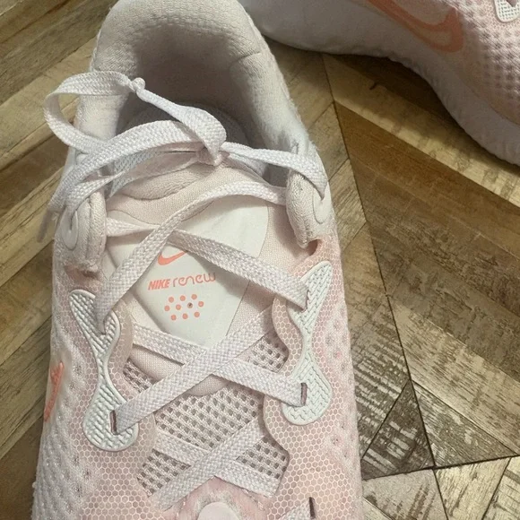 Nike Women’s Light Pink Running Shoes - Picture 6 of 9